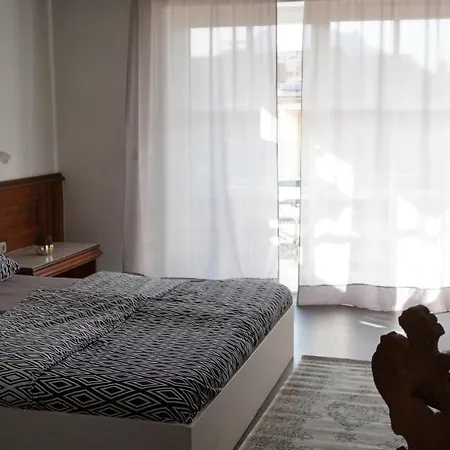 Charmantes Doppelzimmer Mit Bergblick Bed & Breakfast *